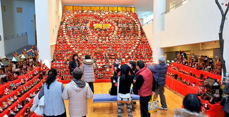 世界の民俗人形博物館 三十段飾り千体の雛祭り