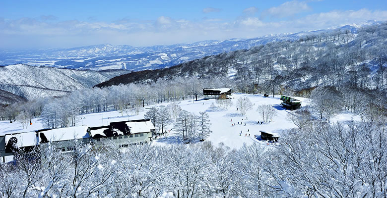 野沢温泉スキー場 毛無山の展望台から