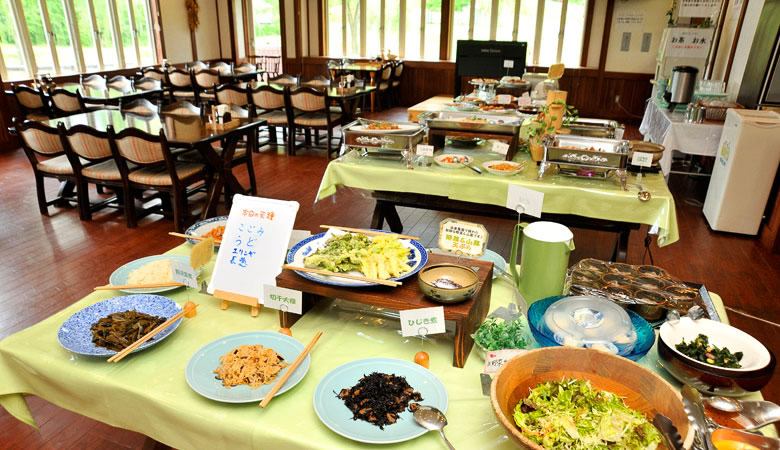 木島平村 郷土料理のバイキング