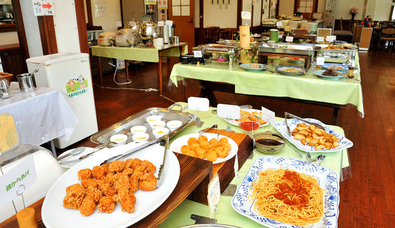 木島平村 郷土料理のバイキング