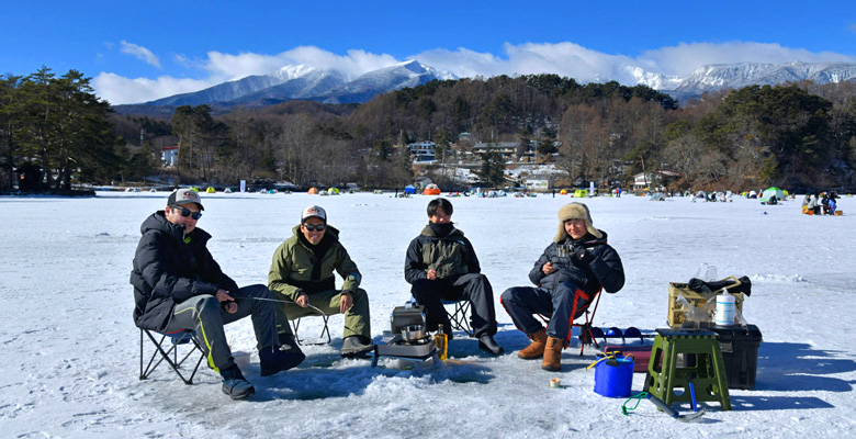 松原湖の氷上わかさぎ釣り